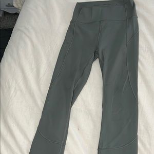 Lululemon in movement cropped legging